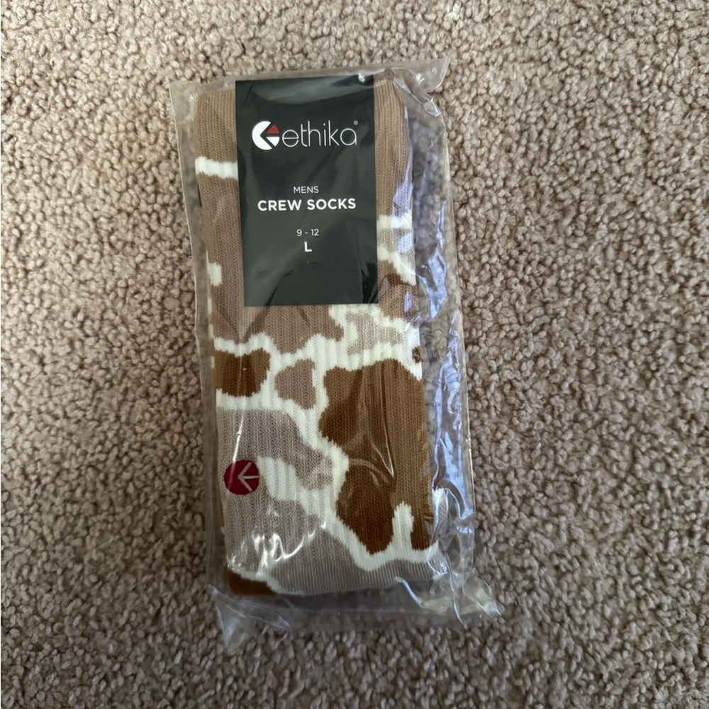 2 Pairs Ethika Men's Crew Socks - Tan and White